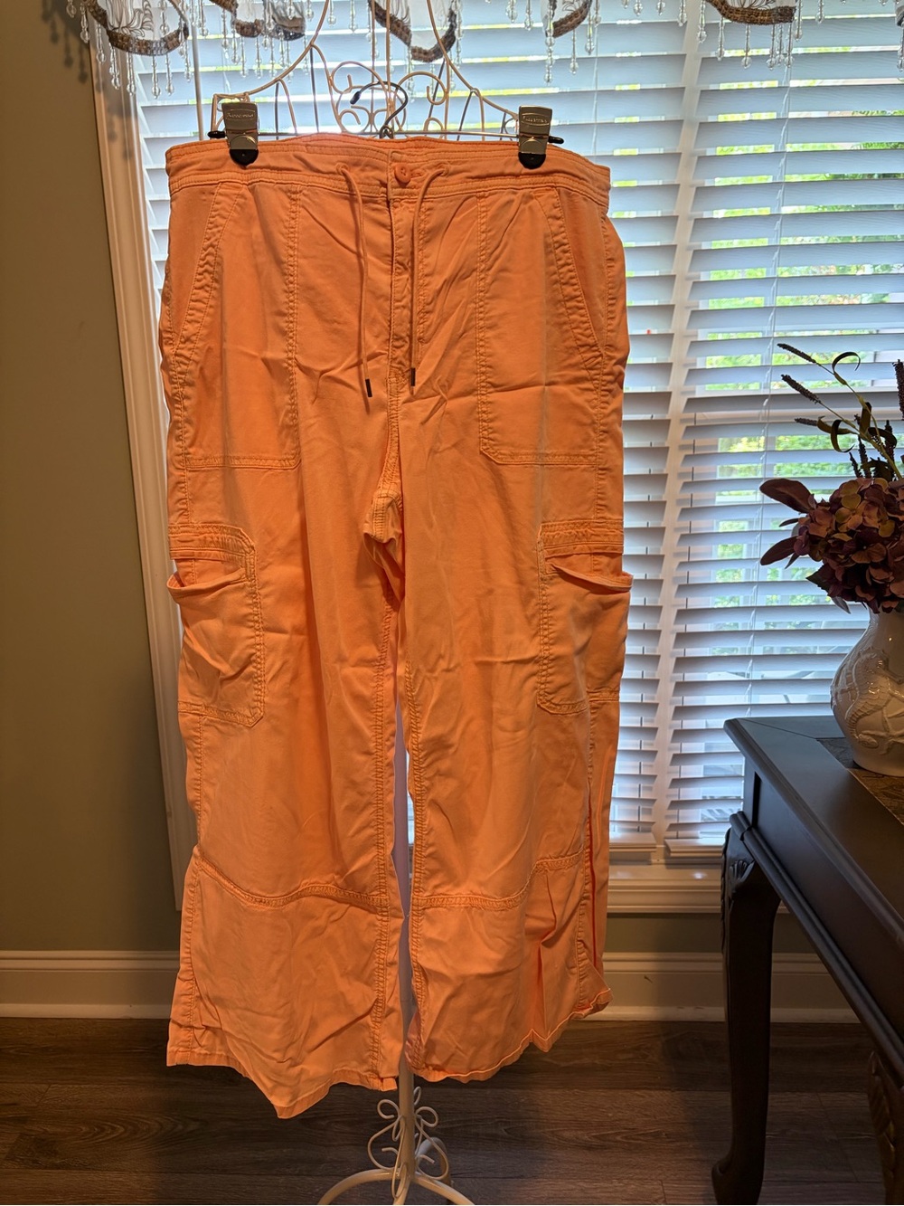 American Eagle Peach Cargo Pant